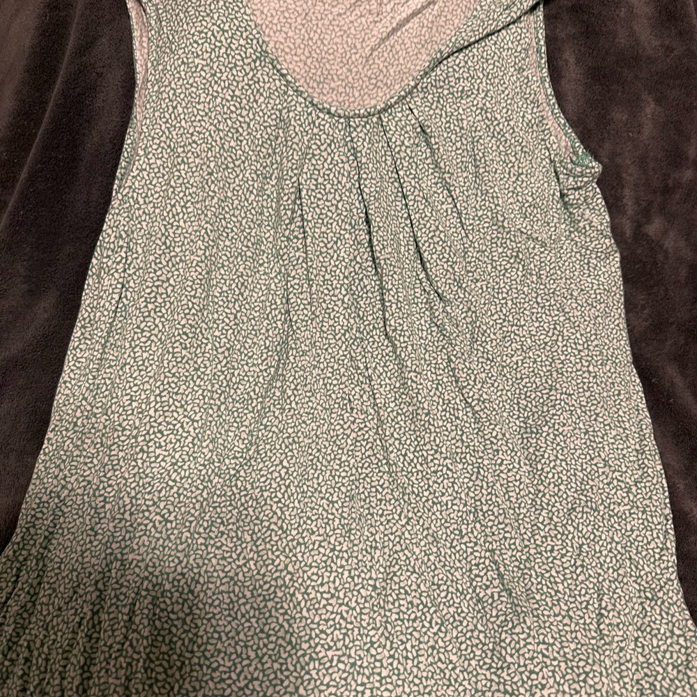 Croft & Barrow Green and White Patterned Top